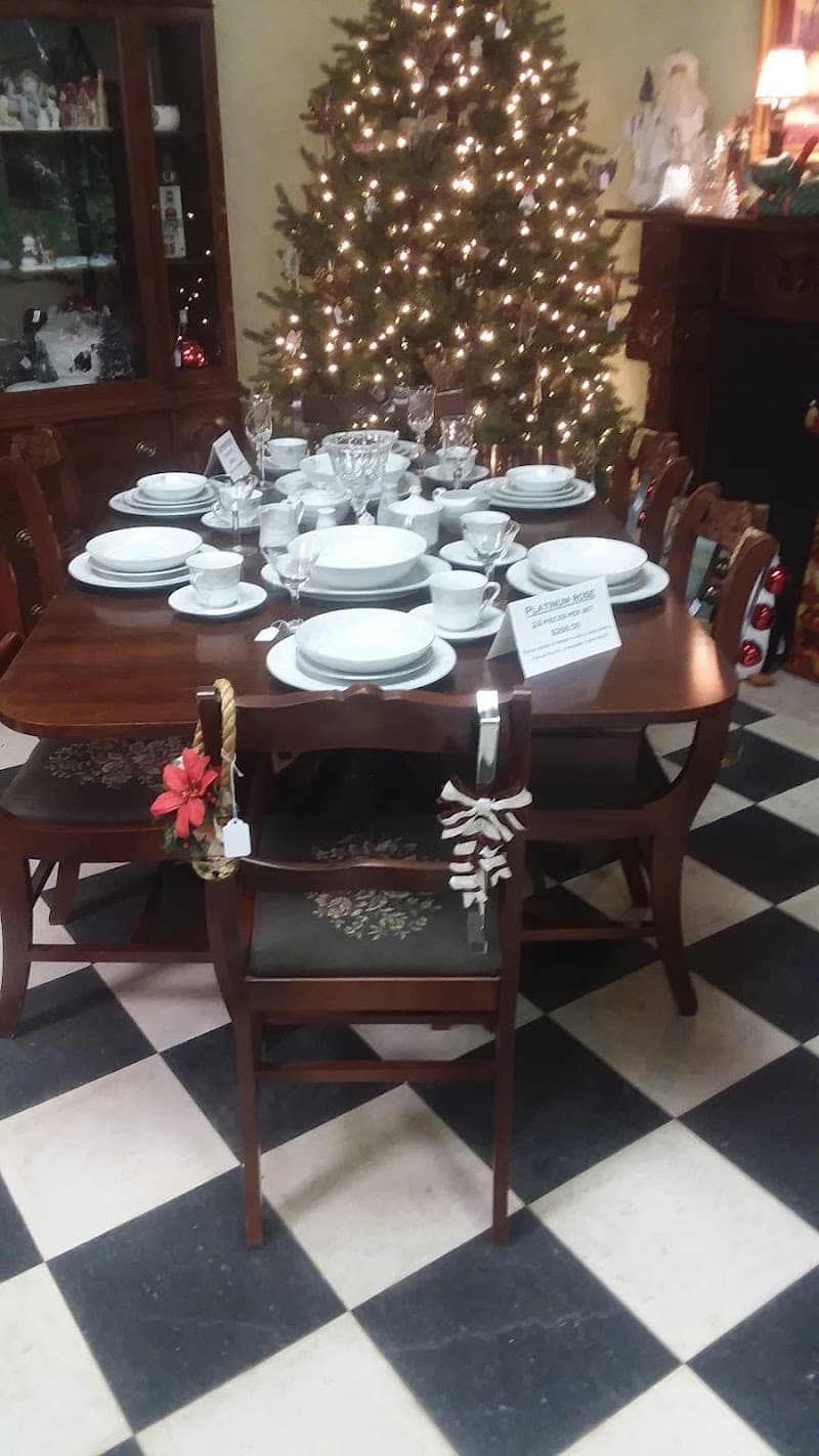 A Touch of Class Antiques and Collectibles