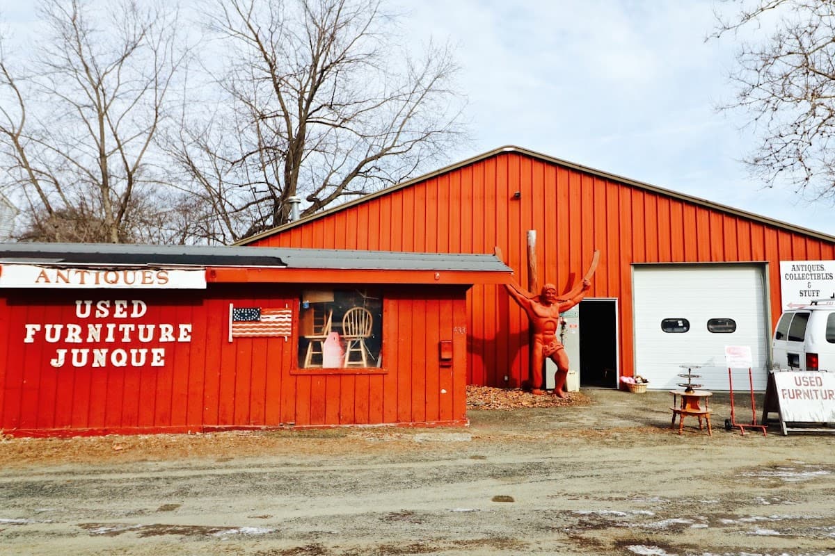 Alβs Antique and Junque Barn