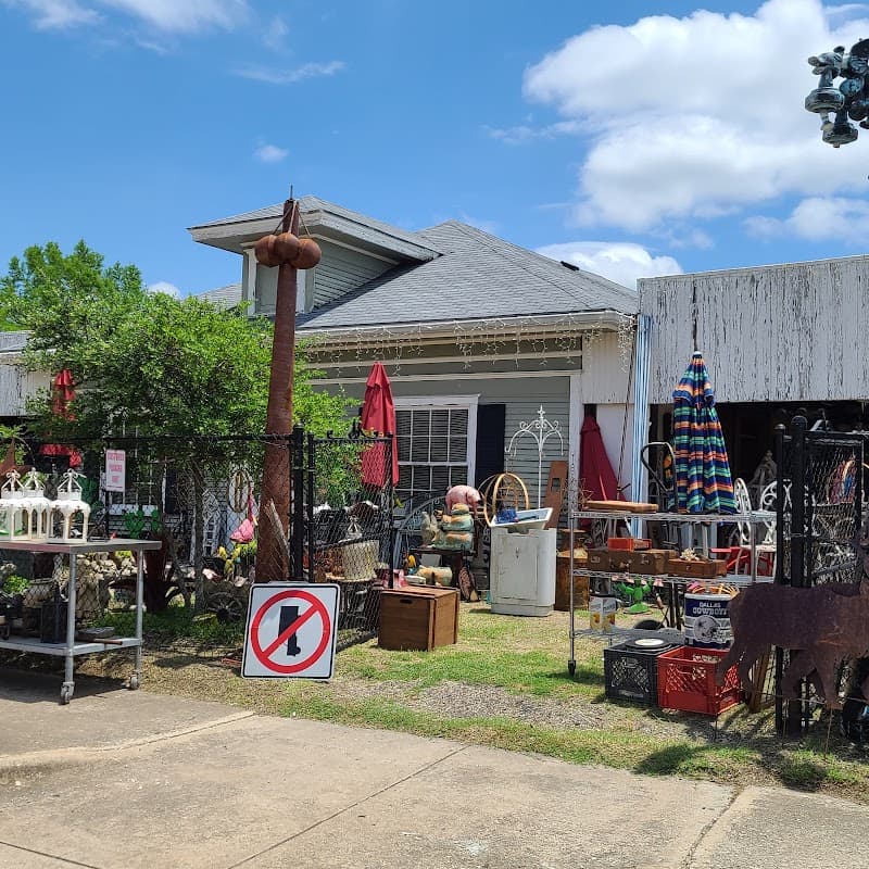 Alstonβs Antiques, Formally known as Alstonβs Old Home Place