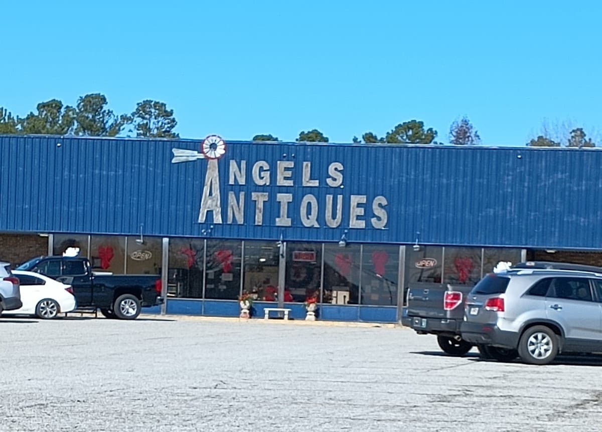 Angelβs Antiques & Flea Mall
