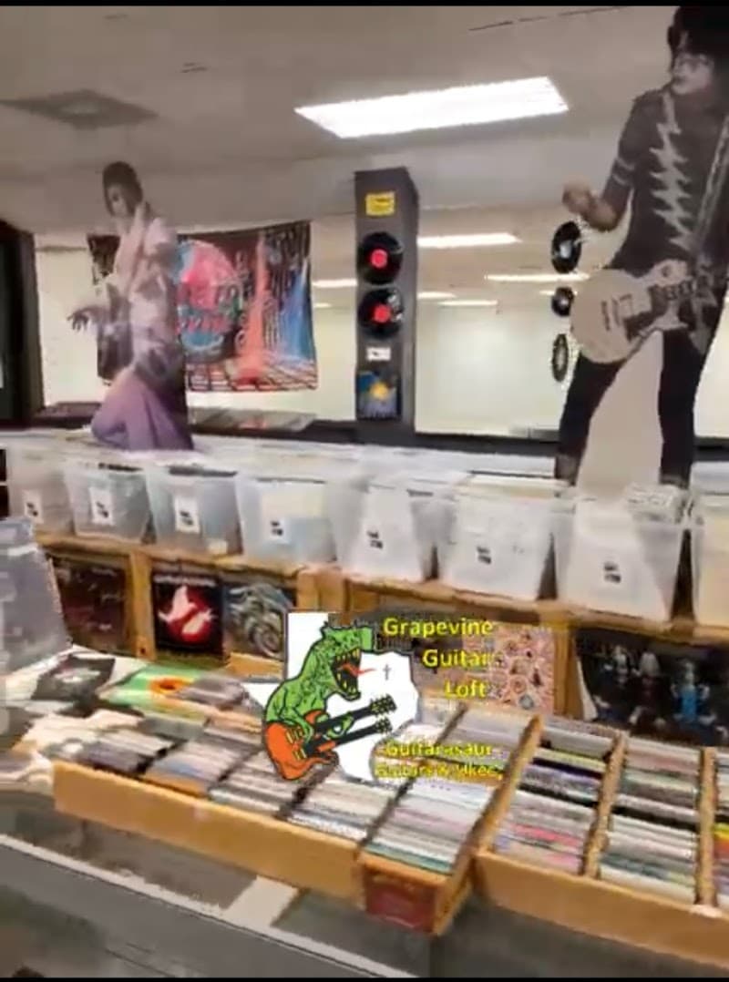 Antique Mkt Vinyl Records