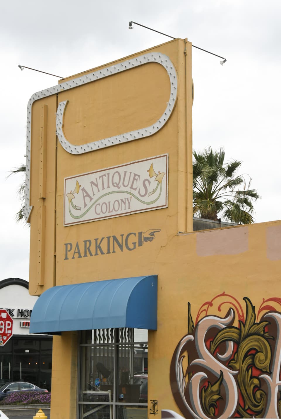 Antiques Colony