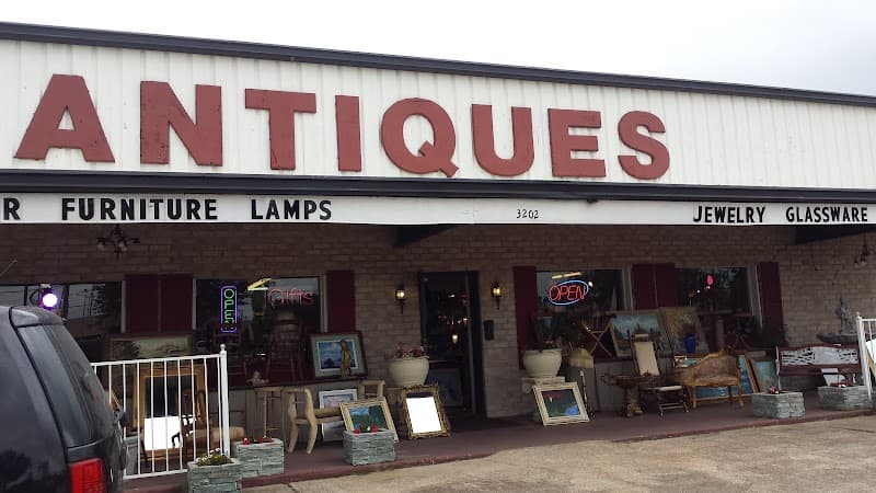 Antiques & Decor