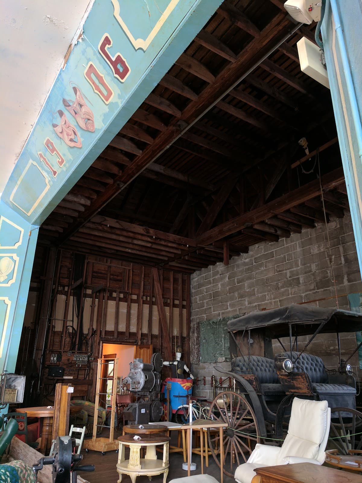 Antiques On Oak
