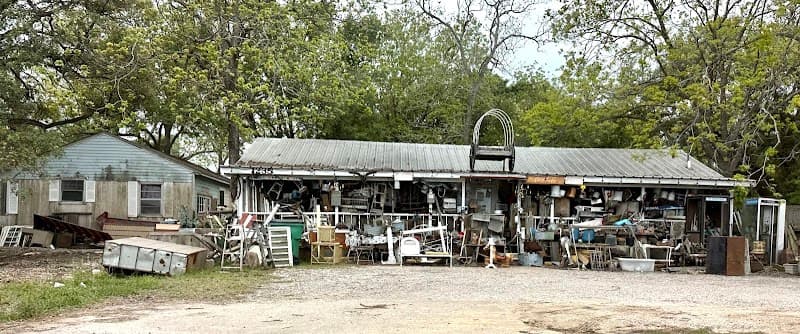 Back Oβ The Wagon Antiques & Uniques