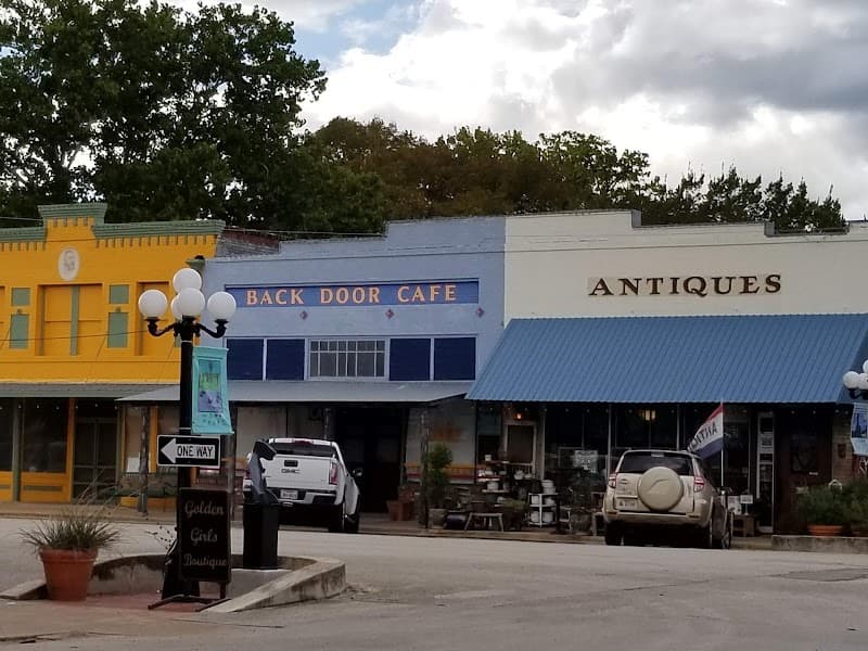Bella’s Cottage Antiques