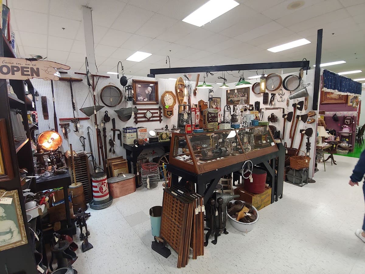 Black Rose Antiques & Collectables