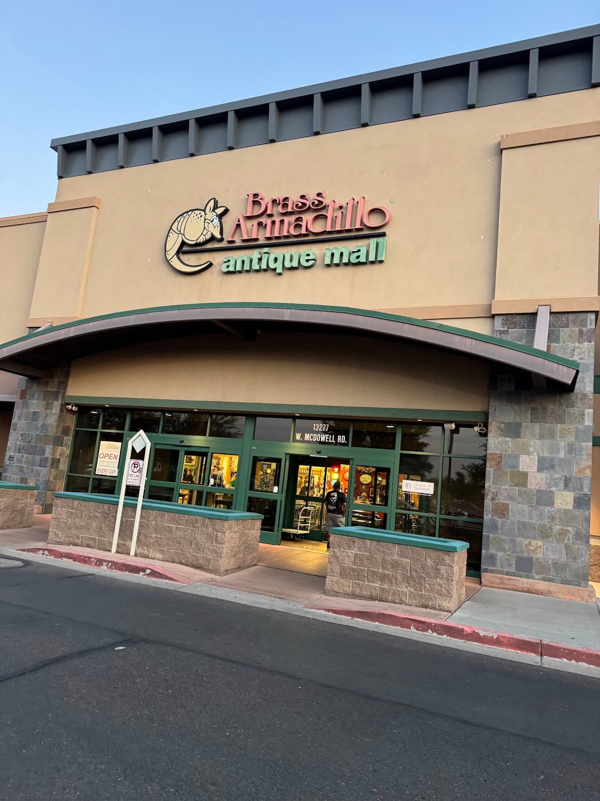 Brass Armadillo Antique Mall – Goodyear