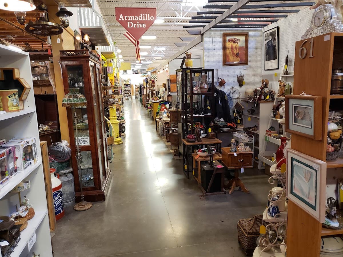 Brass Armadillo Antique Mall – Phoenix West