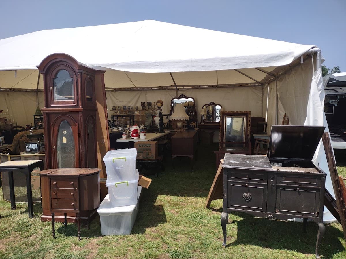 Brimfield Auction Acres