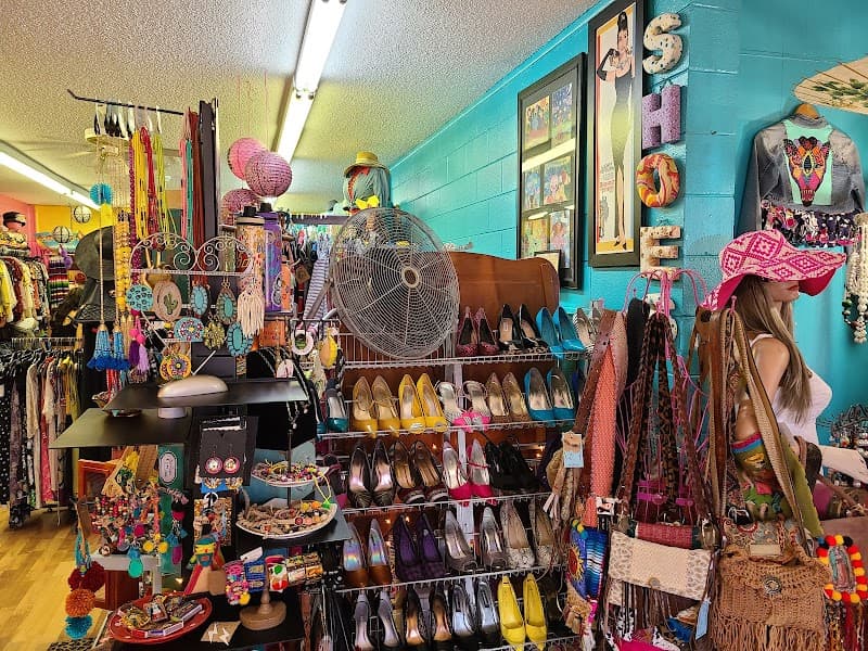 Casa de Flores & Vintage Shop