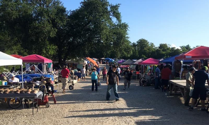 Cole’s Antique Village & Flea Market