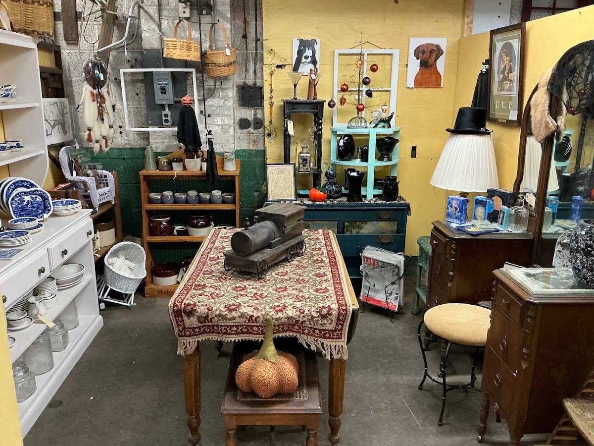 Court street antiques