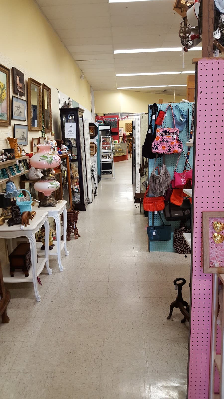 Craftiques Mall β Bandera Road