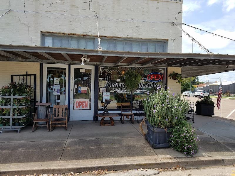 D & S Antiques Mall