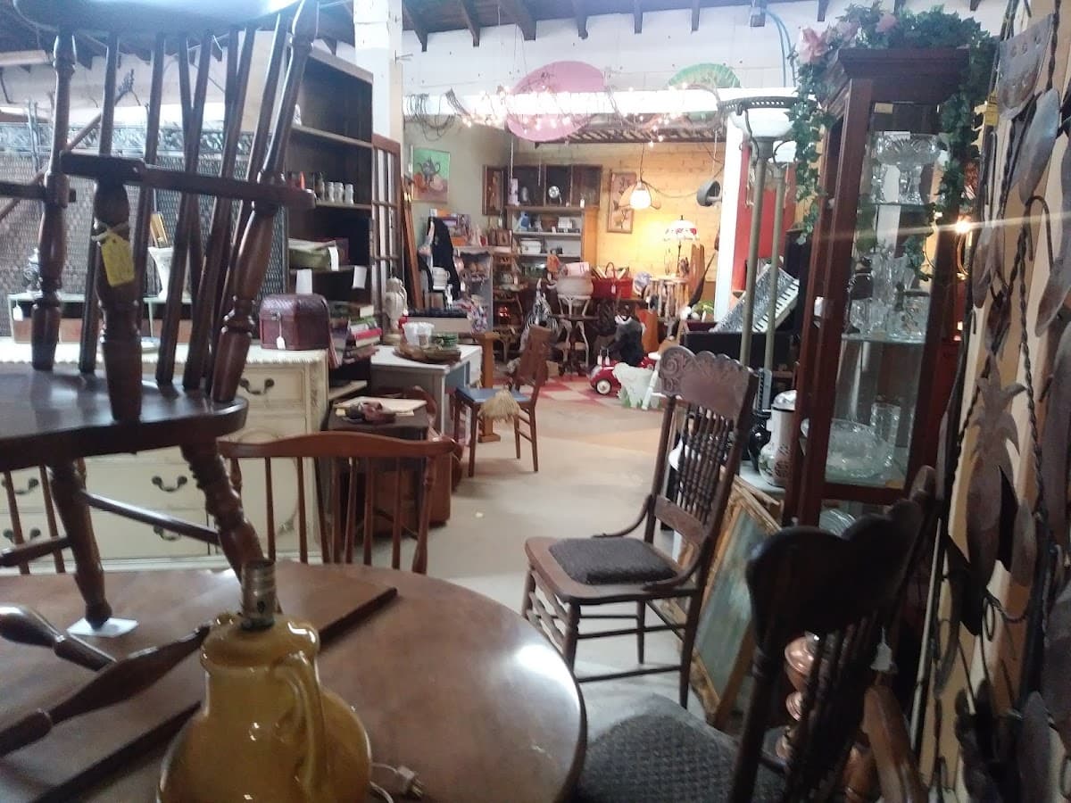 Davis Street Antiques