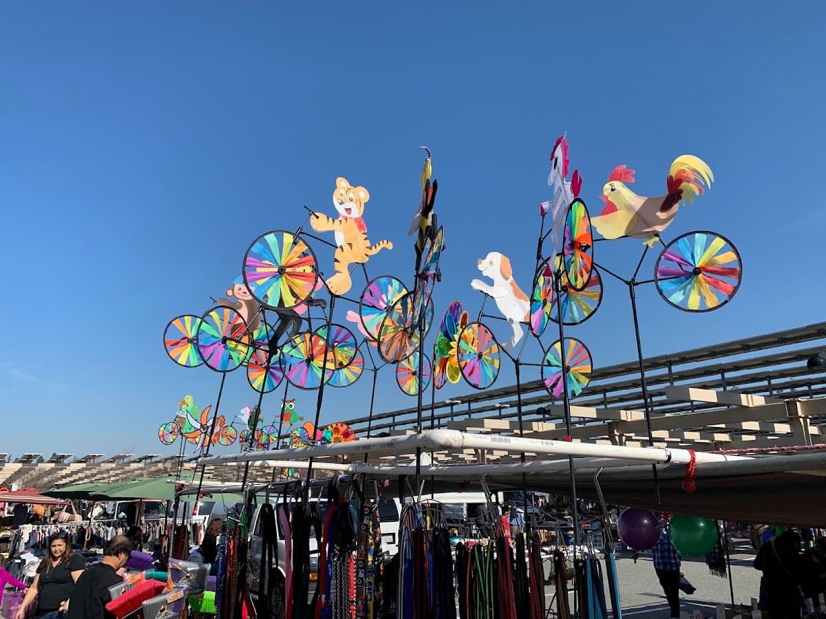 De Anza College Flea Market / DASB Flea Market