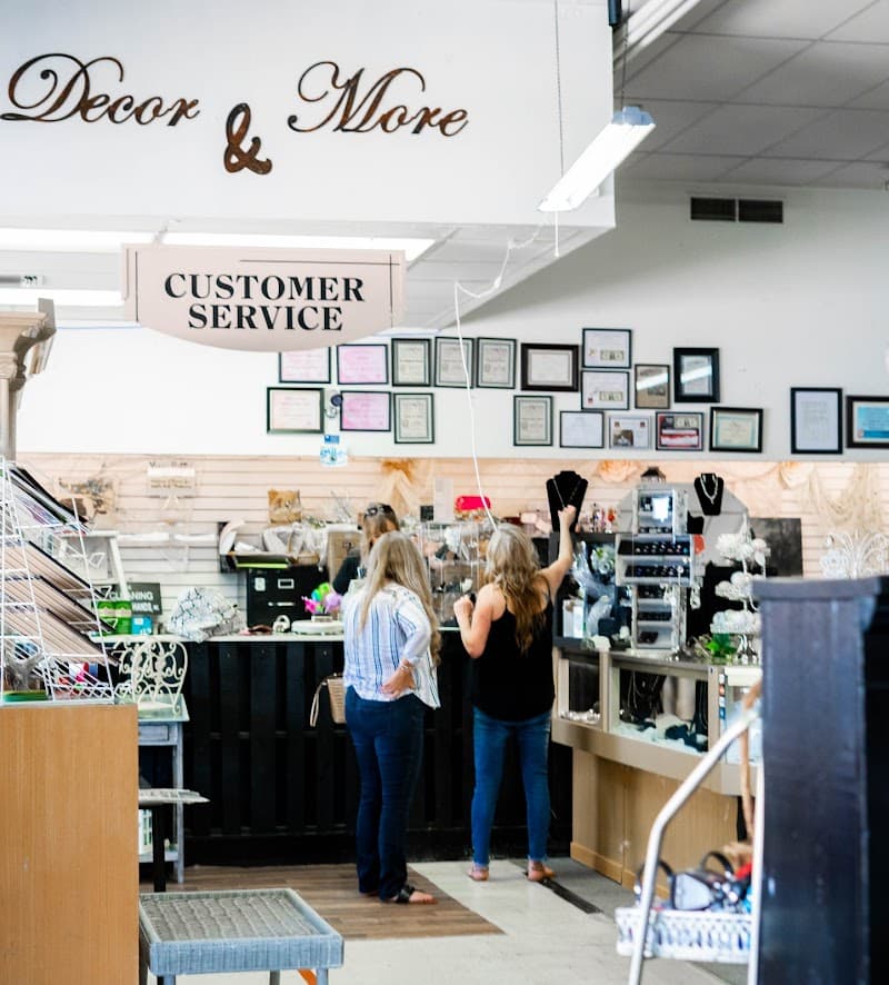 Decor & More