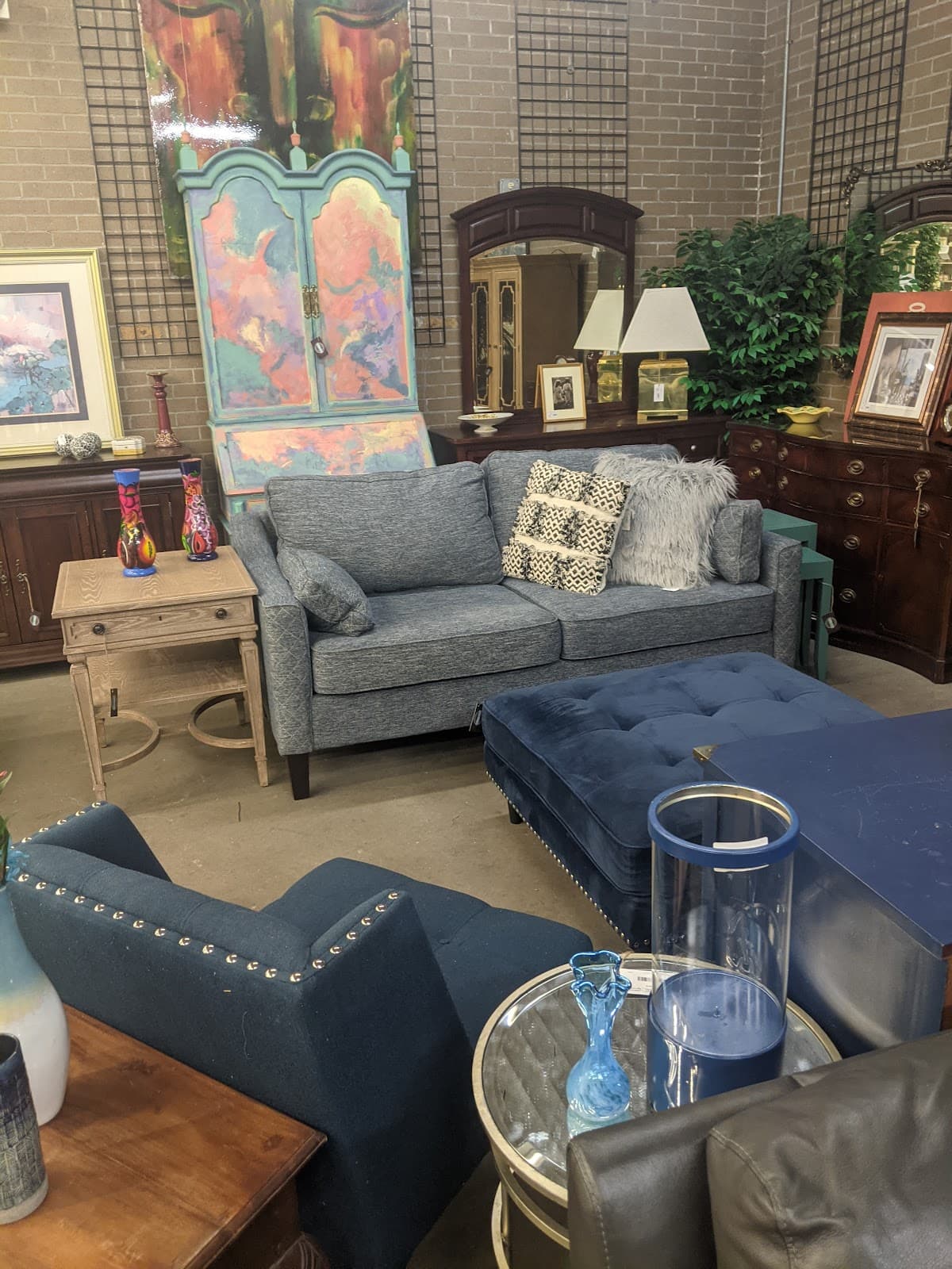 Design Buy Consign