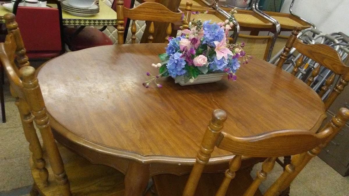 Dollar Giant Flea Market