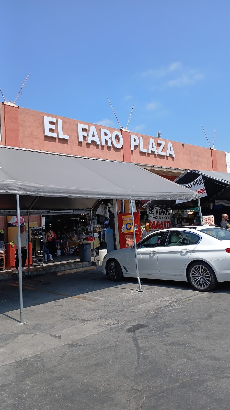 El Faro Plaza