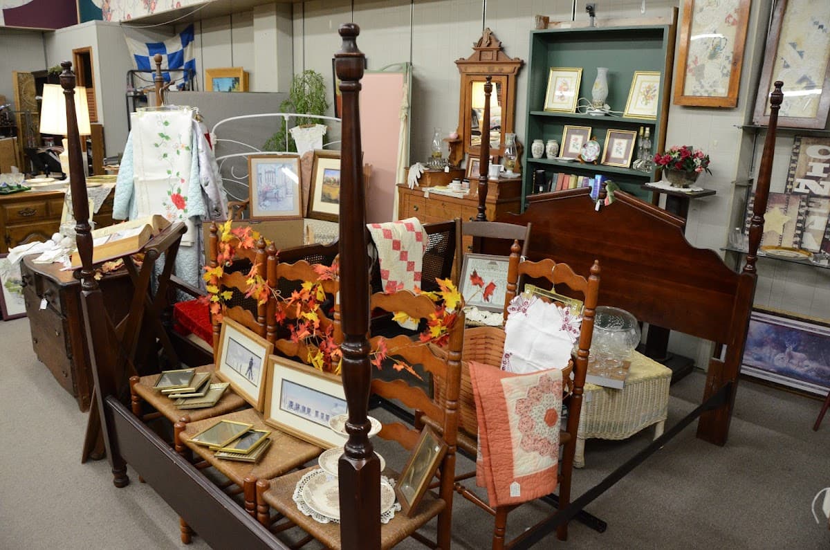Elizabeth’s Keepsakes Antiques