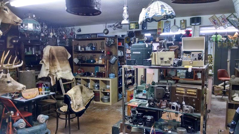 Finders Keepers Antiques And Collectables