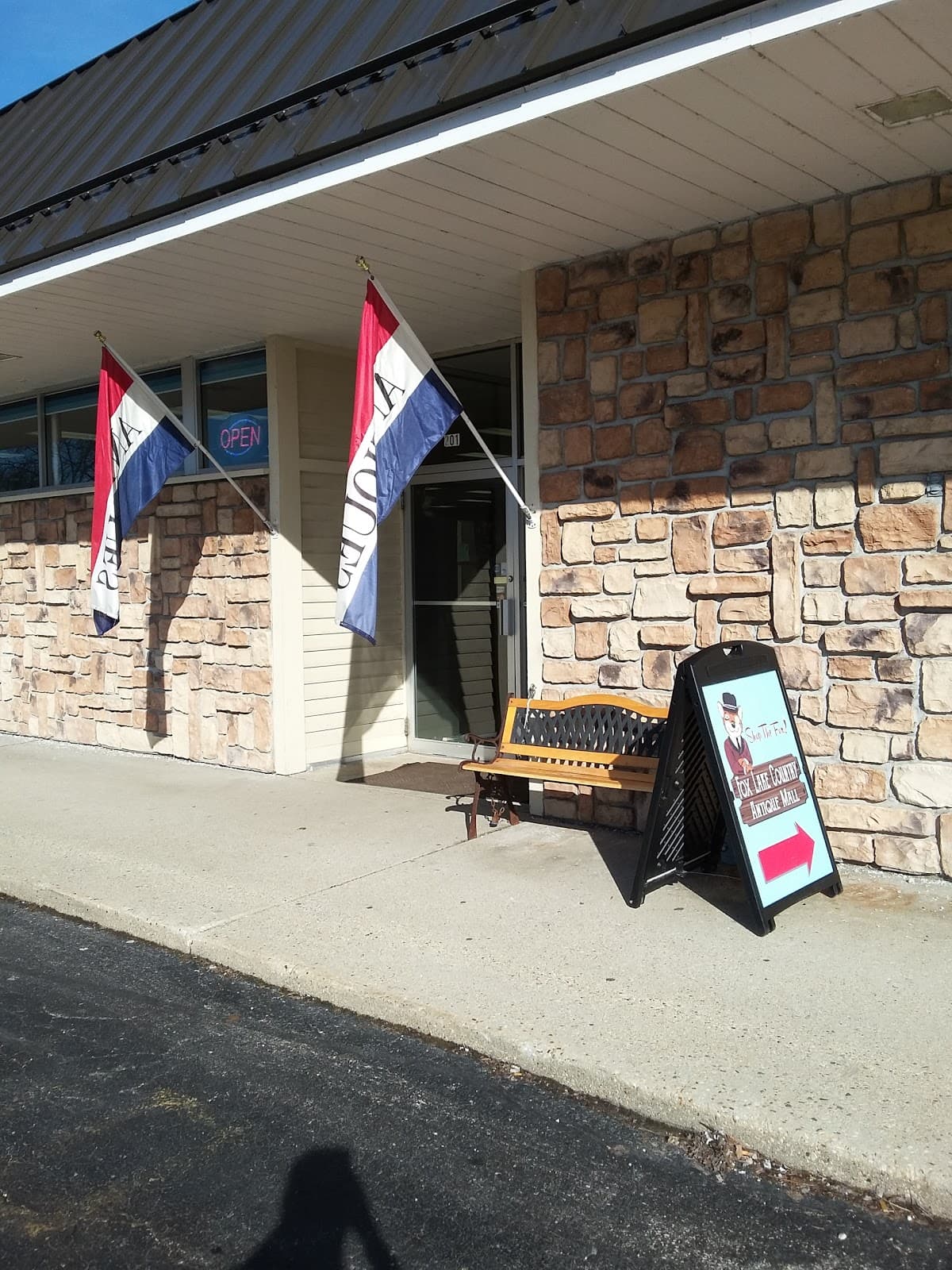 Fox Lake Country Antique Mall