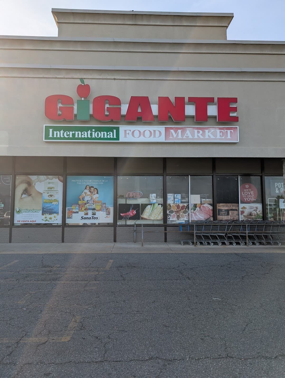Gigante International Market
