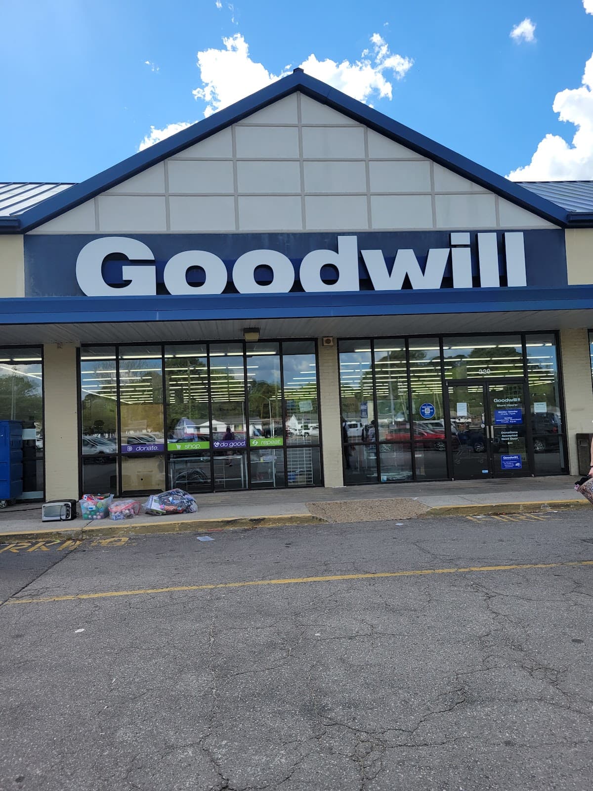 Goodwill Windsor Woods Retail Store
