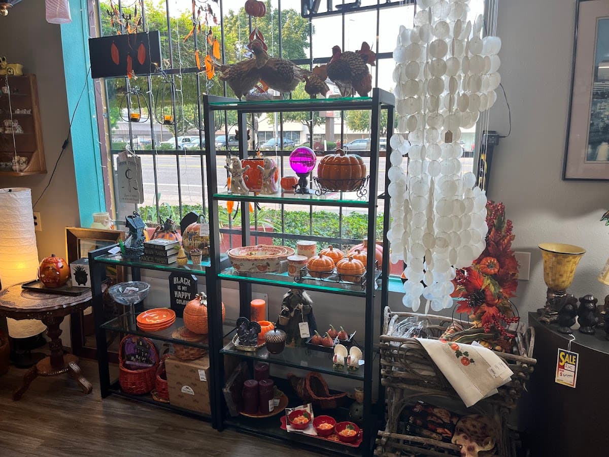Hearts Decor Consignment Store