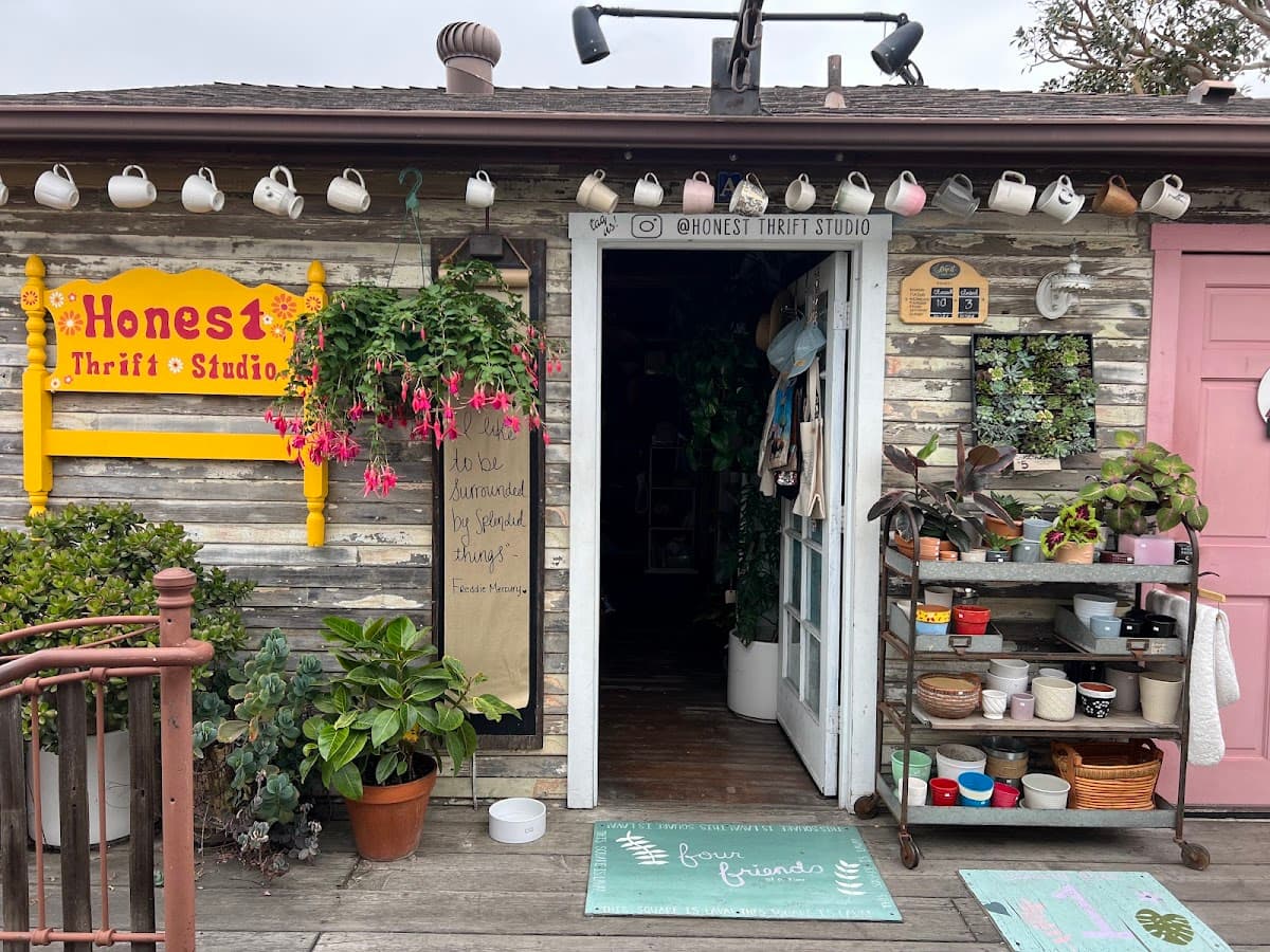 Honest Thrift Studio