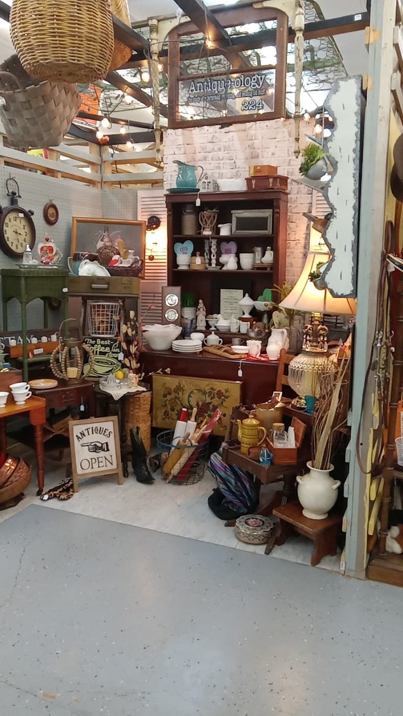 Iron Wheel Antiques and Gifts