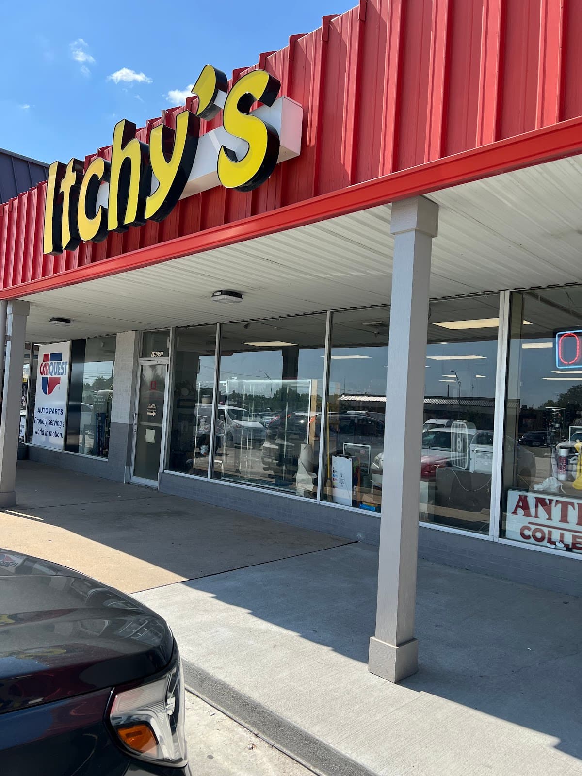 Itchy’s Flea Market