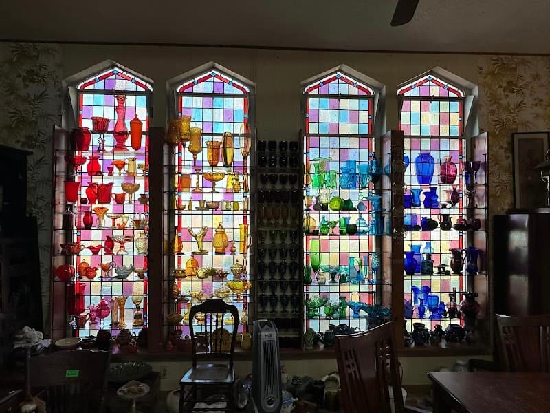 Jeter’s Old World Antiques