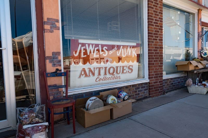 Jewels & Junk Antiques