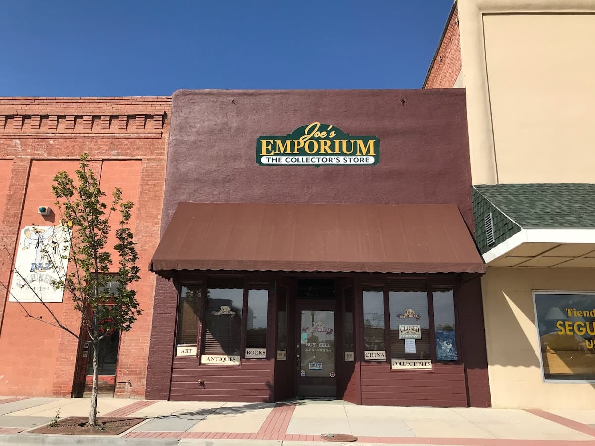 Joeβs Emporium collectibles store