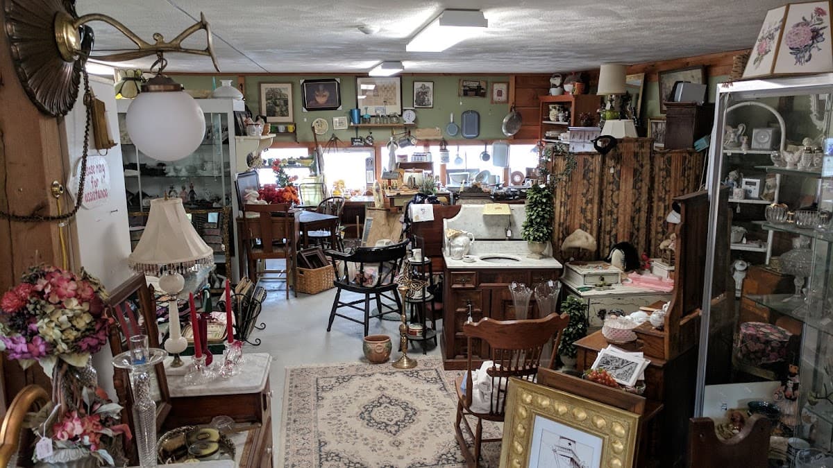 Jules Antiques & Gerneral Store