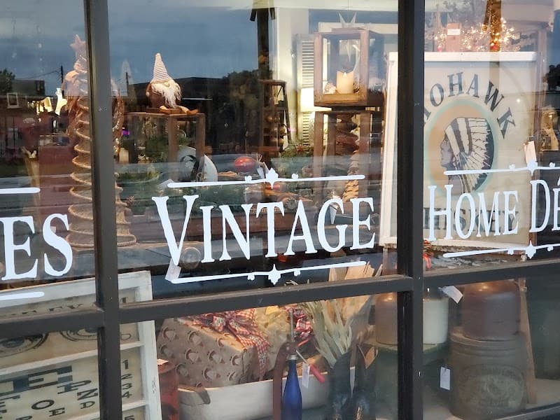 Junque Rescuers Vintage Inspired Home Decor Boutique and Gift Shop
