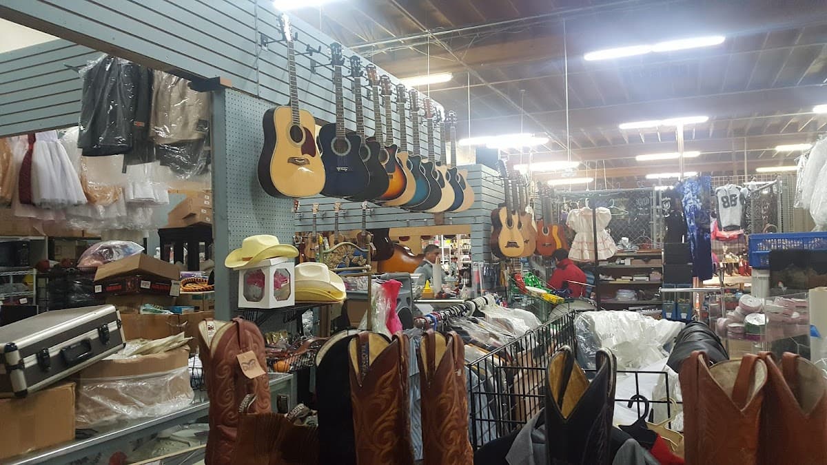 La Pulga Fantastica / flea market