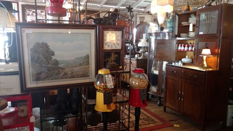 LaBahia Antique Show