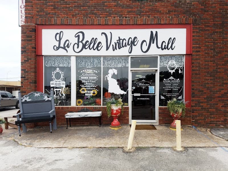 LaBelle vintage Mall