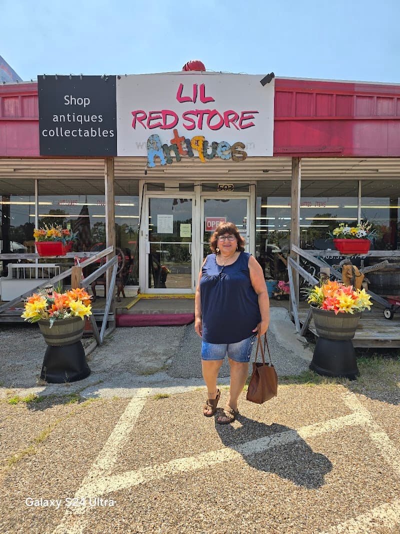 Lil Red Store