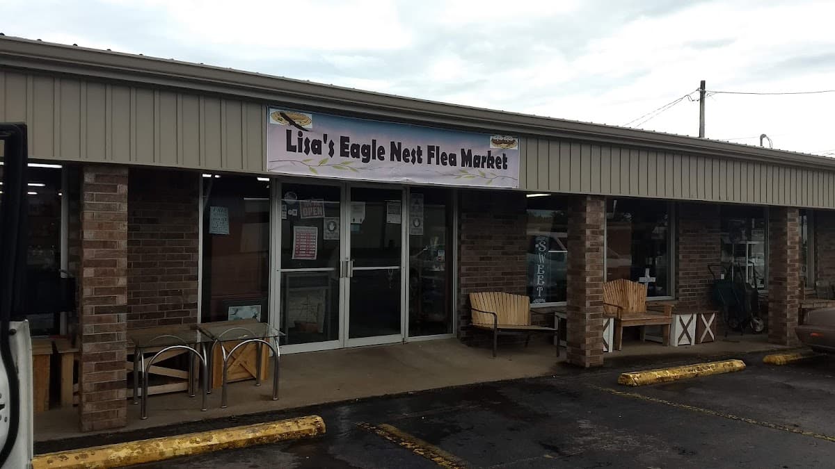 Lisaβs Eagle Nest Flea Market