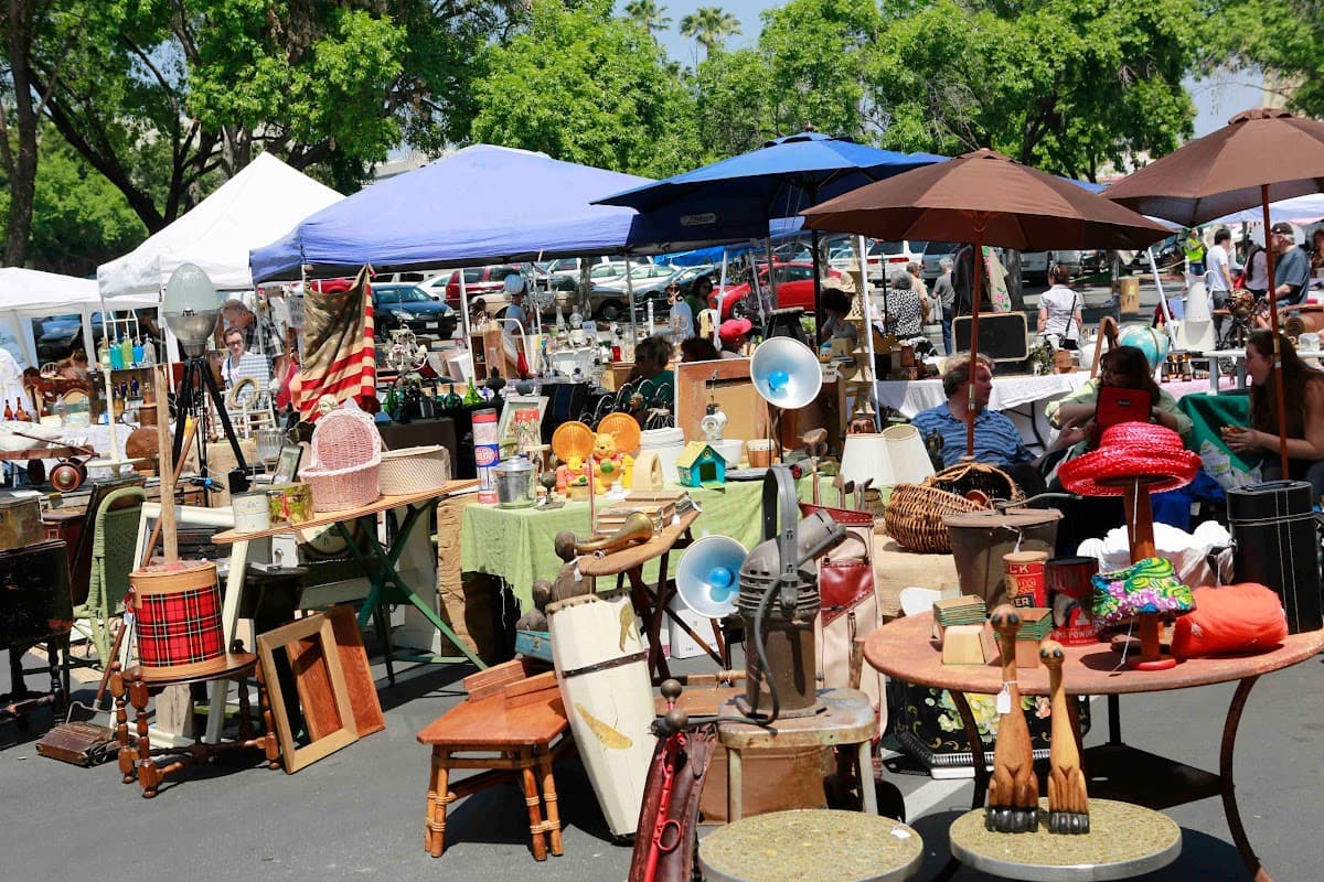 Little French Flea Market Warehouse
