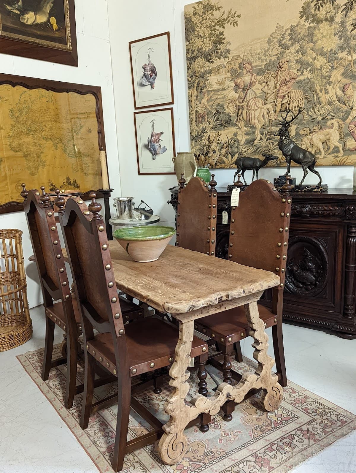 Lolo French Antiques et More