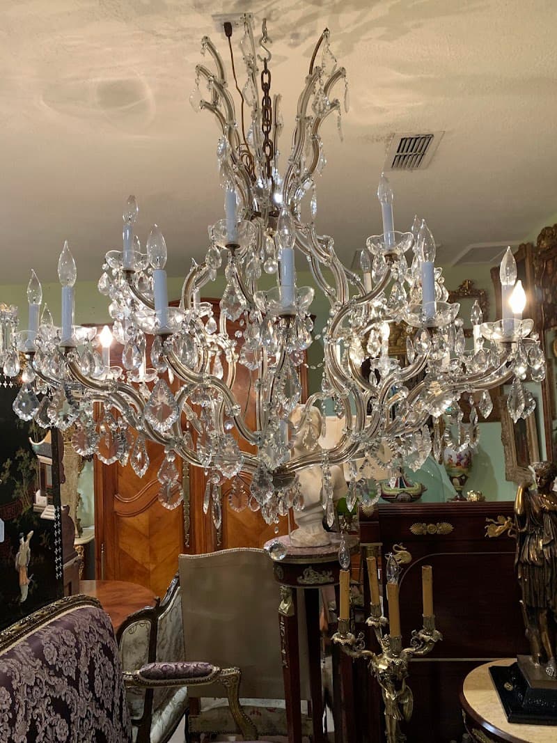 LR Antiques