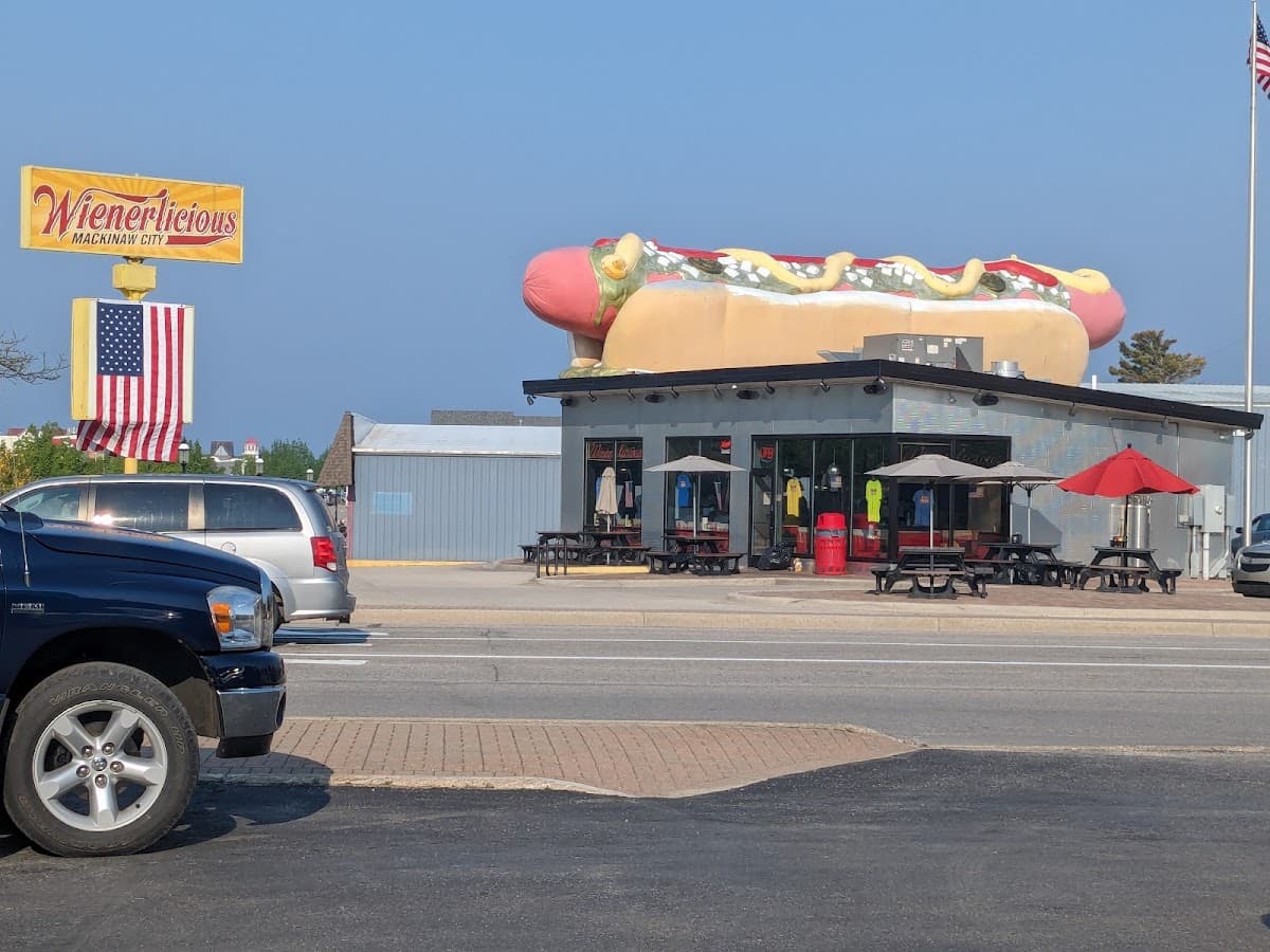 Mackinaw Family Market