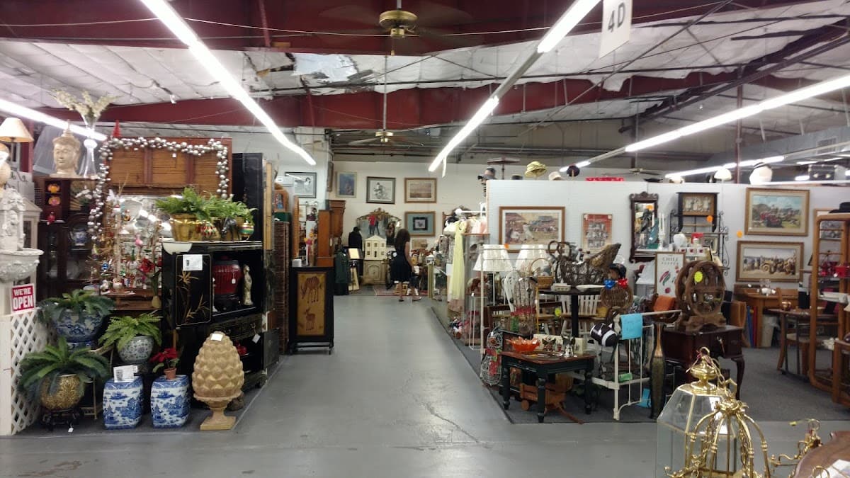 Market Place Antiques and Collectibles