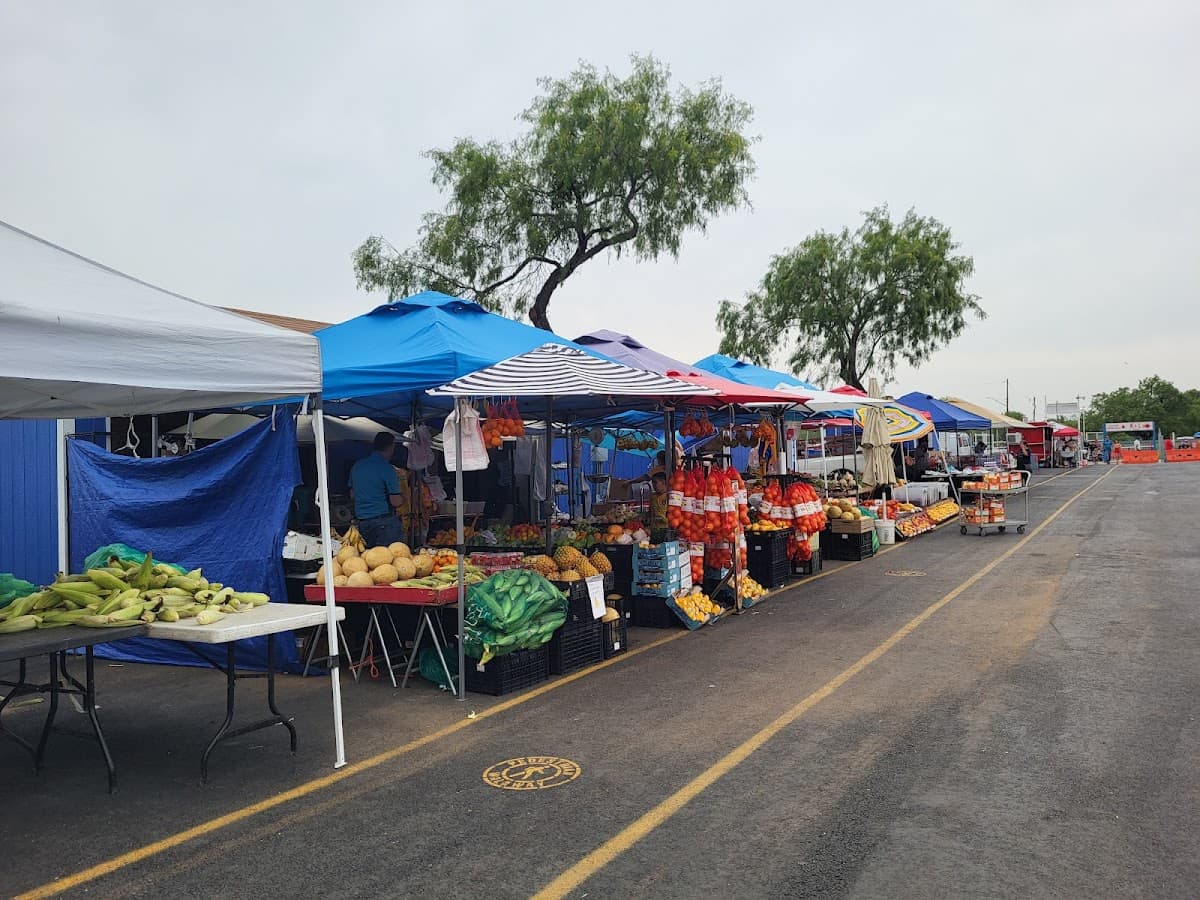 Mi Mercado Flea Market and Ballroom